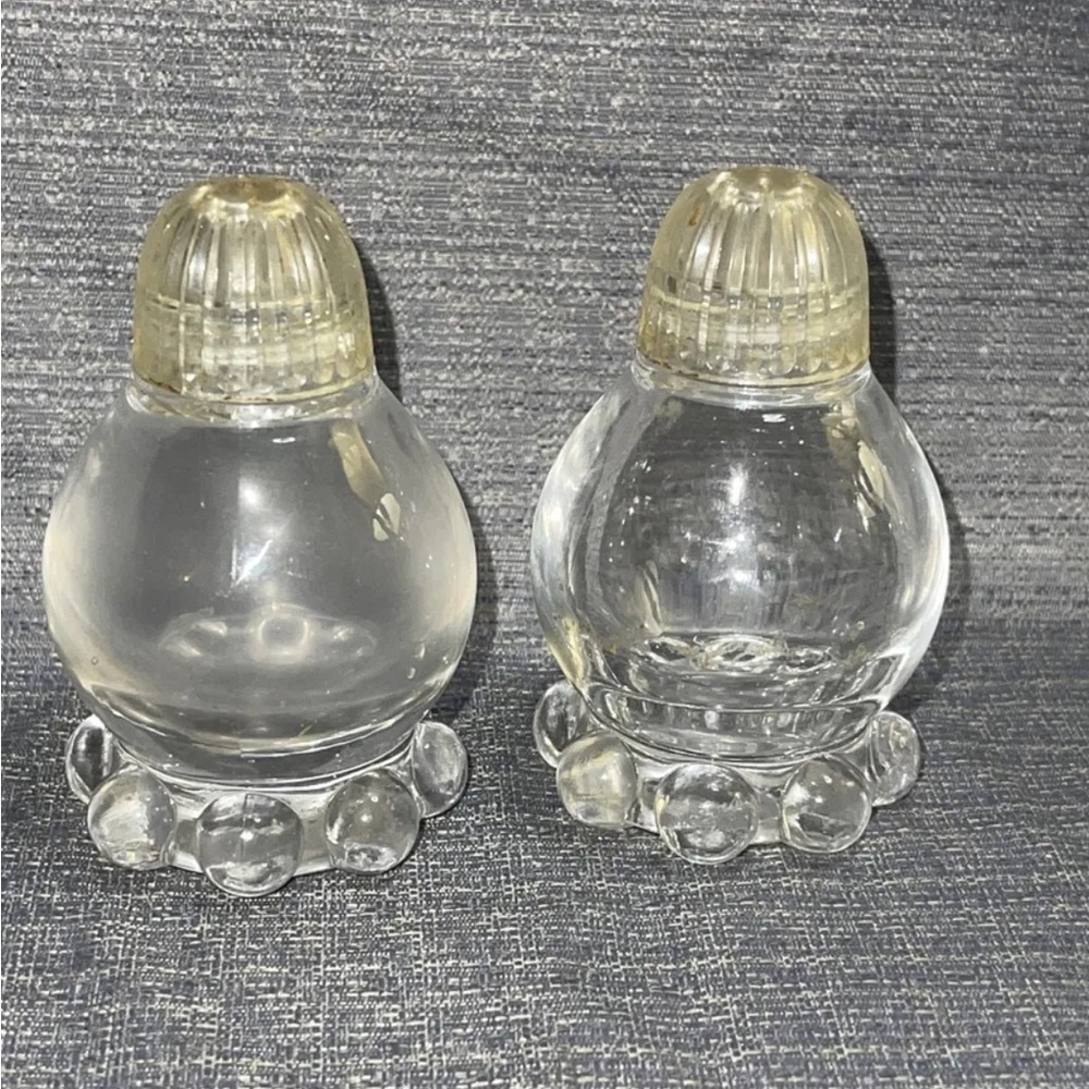 Vintage 1936 Imperial Glass, Candlewick Clear Pattern, plastic top shaker set